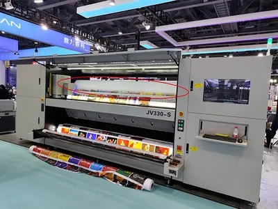 Plateau à dépression installé sur une machine d’impression