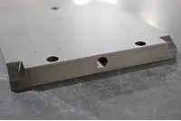 Table à vide pleine compacte